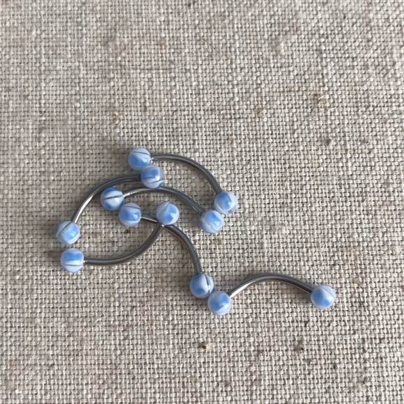 16g curved barbell - Picture 1 of 3